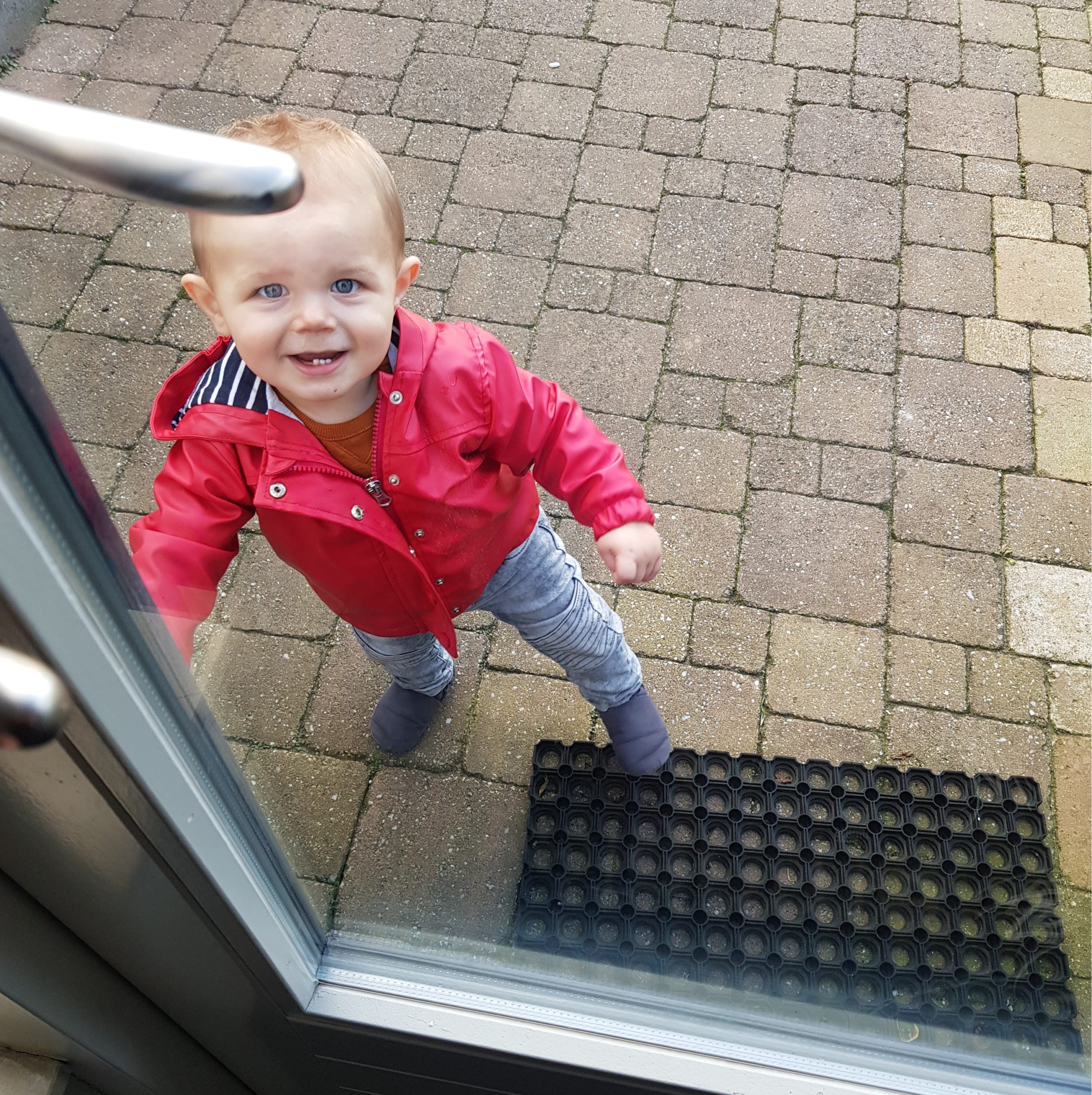 kind buitenspelen buitenkind