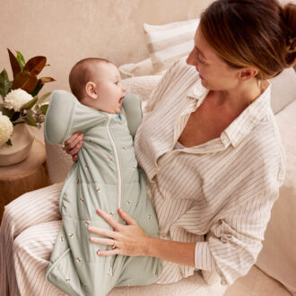 SWADDLE UP™ Overgangsslaapzak  Fase 2 | 2.5 TOG | Olive Bees - Afbeelding 8