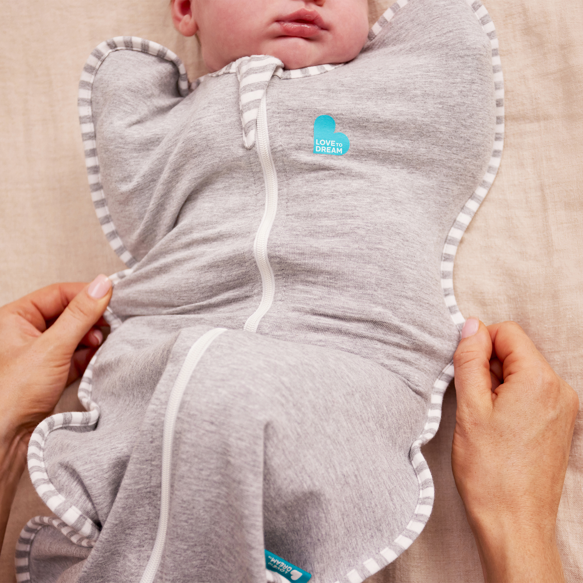 Love to Dream | SWADDLE UP™ Inbakerslaapzak Fase 1 | 1.0 TOG | Grijs - Afbeelding 4