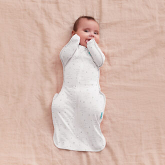 SWADDLE UP™ Inbakerslaapzak Fase 1 | 0.2 TOG | Wit tekst
